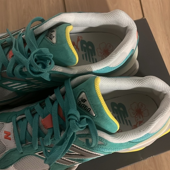 New Balance 9060 DTLR Exclusive - Picture 3 of 6